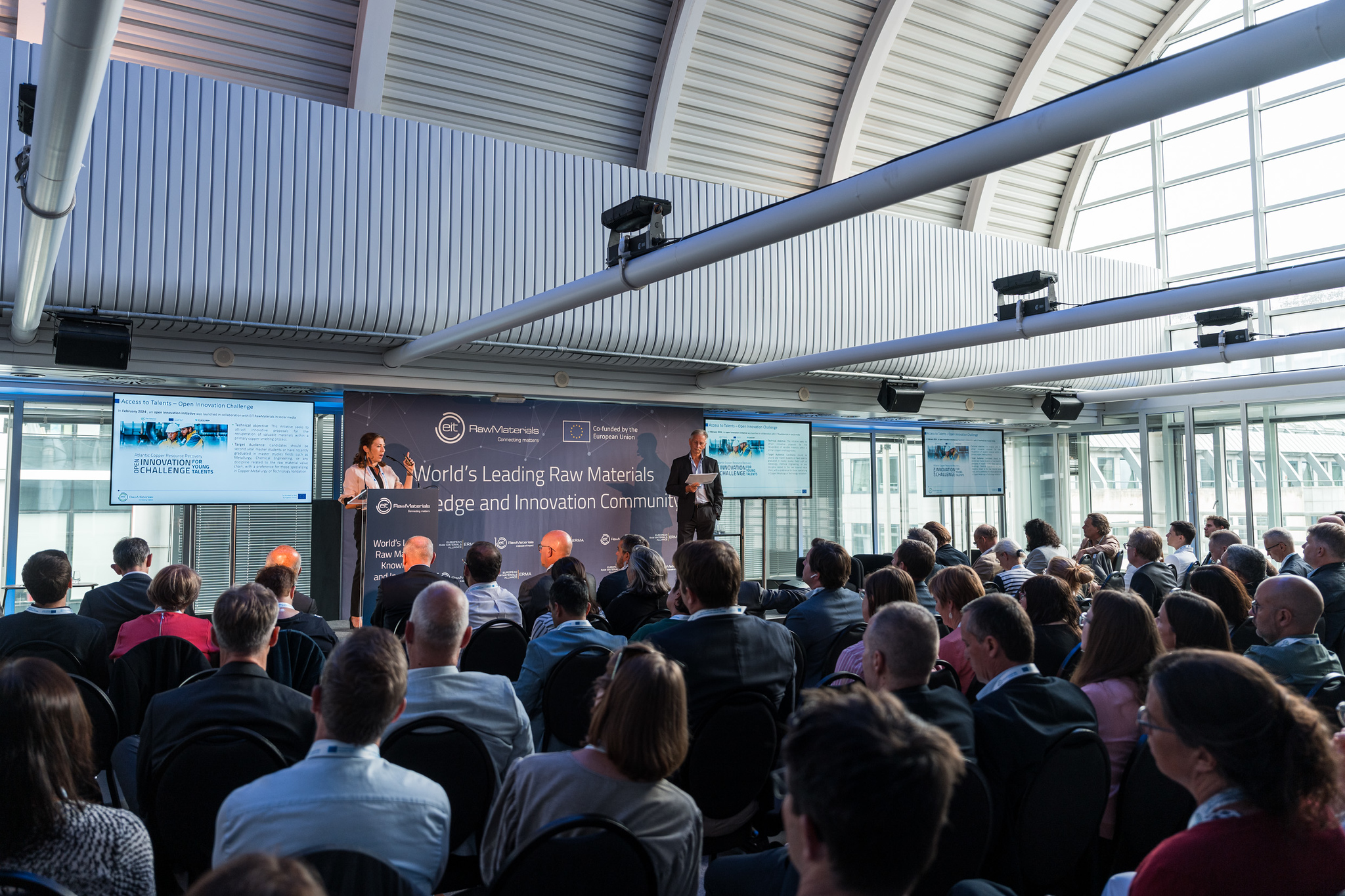 Irene Ruiz-Oria, Agile Organisation Director at Atlantic Copper, presents the success of the Open Innovation Challenge with EIT RawMaterials to a packed audience in Brussels
