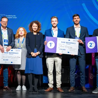 The three winners of the Jumpstarter Grand Final 2024 in Budapest receiving their prizes from MEP Eszter Lakos.